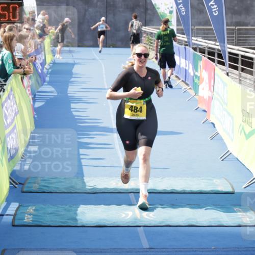 10.08.2025 - GEWOBA Citytriathlon Bremen H.Heesch http://msf.ph/oto/8551751 10.08.2025 11:48:32 Ziel 484 meine-sportfotos.de