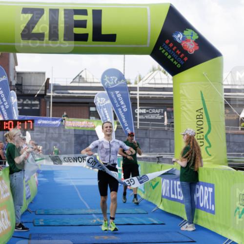 10.08.2025 - GEWOBA Citytriathlon Bremen H.Heesch http://msf.ph/oto/8551757 10.08.2025 11:04:59 Ziel 375 meine-sportfotos.de