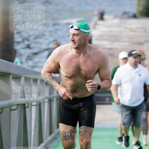 10.08.2025 - GEWOBA Citytriathlon Bremen H.Heesch http://msf.ph/oto/8551772 10.08.2025 10:25:40 Schwimmen 87, 147 meine-sportfotos.de