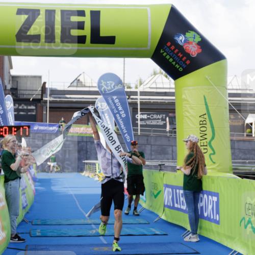 10.08.2025 - GEWOBA Citytriathlon Bremen H.Heesch http://msf.ph/oto/8551773 10.08.2025 11:04:59 Ziel 375 meine-sportfotos.de