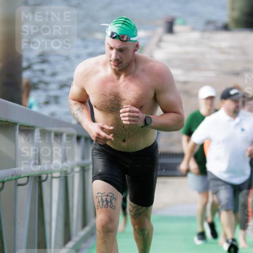 10.08.2025 - GEWOBA Citytriathlon Bremen H.Heesch http://msf.ph/oto/8551776 10.08.2025 10:25:40 Schwimmen 87, 147 meine-sportfotos.de