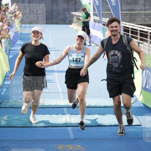 10.08.2025 - GEWOBA Citytriathlon Bremen H.Heesch http://msf.ph/oto/8551784 10.08.2025 11:48:43 Ziel 187 meine-sportfotos.de