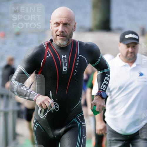 10.08.2025 - GEWOBA Citytriathlon Bremen H.Heesch http://msf.ph/oto/8551790 10.08.2025 10:25:46 Schwimmen 87, 145, 147 meine-sportfotos.de