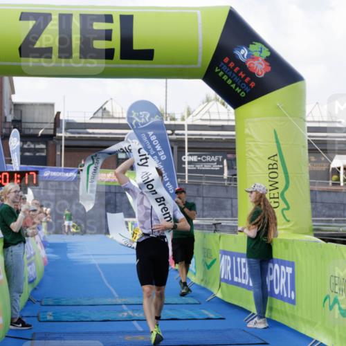 10.08.2025 - GEWOBA Citytriathlon Bremen H.Heesch http://msf.ph/oto/8551791 10.08.2025 11:04:59 Ziel 375 meine-sportfotos.de