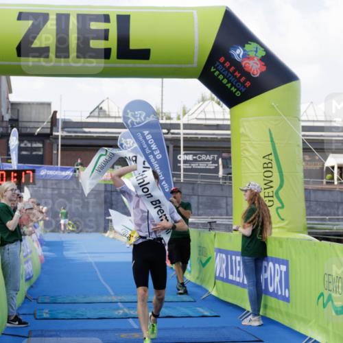 10.08.2025 - GEWOBA Citytriathlon Bremen H.Heesch http://msf.ph/oto/8551794 10.08.2025 11:04:59 Ziel 375 meine-sportfotos.de