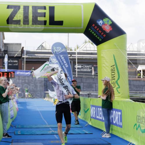 10.08.2025 - GEWOBA Citytriathlon Bremen H.Heesch http://msf.ph/oto/8551797 10.08.2025 11:04:59 Ziel 375 meine-sportfotos.de