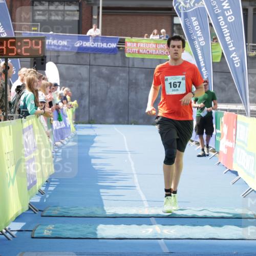 10.08.2025 - GEWOBA Citytriathlon Bremen H.Heesch http://msf.ph/oto/8551800 10.08.2025 11:49:06 Ziel 167 meine-sportfotos.de