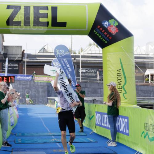 10.08.2025 - GEWOBA Citytriathlon Bremen H.Heesch http://msf.ph/oto/8551802 10.08.2025 11:04:59 Ziel 375 meine-sportfotos.de