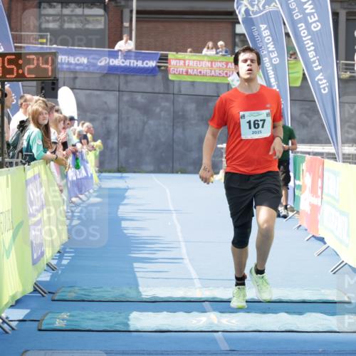 10.08.2025 - GEWOBA Citytriathlon Bremen H.Heesch http://msf.ph/oto/8551806 10.08.2025 11:49:06 Ziel 167 meine-sportfotos.de