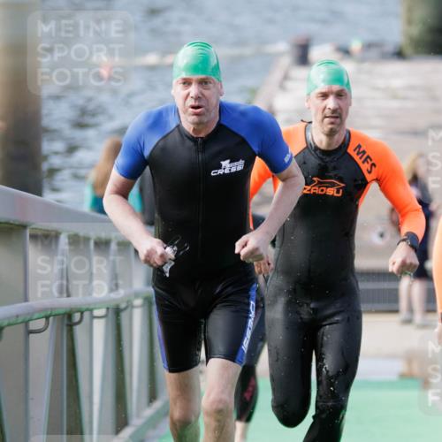 10.08.2025 - GEWOBA Citytriathlon Bremen H.Heesch http://msf.ph/oto/8551810 10.08.2025 10:25:53 Schwimmen 71, 85, 87, 145, 231 meine-sportfotos.de