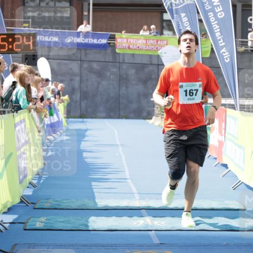 10.08.2025 - GEWOBA Citytriathlon Bremen H.Heesch http://msf.ph/oto/8551812 10.08.2025 11:49:06 Ziel 167 meine-sportfotos.de