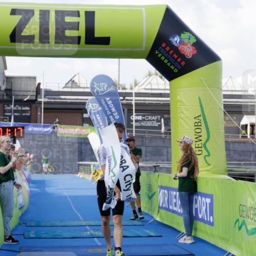 10.08.2025 - GEWOBA Citytriathlon Bremen H.Heesch http://msf.ph/oto/8551815 10.08.2025 11:04:59 Ziel 375 meine-sportfotos.de