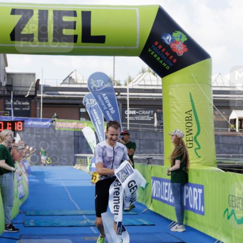 10.08.2025 - GEWOBA Citytriathlon Bremen H.Heesch http://msf.ph/oto/8551825 10.08.2025 11:04:59 Ziel 375 meine-sportfotos.de