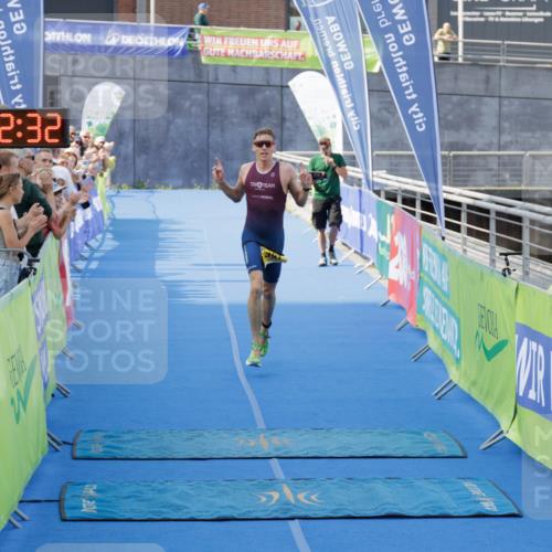 10.08.2025 - GEWOBA Citytriathlon Bremen H.Heesch http://msf.ph/oto/8551827 10.08.2025 11:06:14 Ziel 391 meine-sportfotos.de