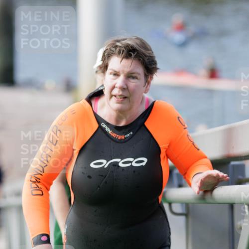 10.08.2025 - GEWOBA Citytriathlon Bremen H.Heesch http://msf.ph/oto/8551833 10.08.2025 10:25:57 Schwimmen 55, 71, 85, 145, 231 meine-sportfotos.de