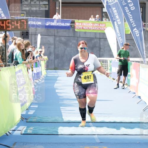 10.08.2025 - GEWOBA Citytriathlon Bremen H.Heesch http://msf.ph/oto/8551835 10.08.2025 11:49:28 Ziel 497 meine-sportfotos.de