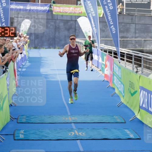 10.08.2025 - GEWOBA Citytriathlon Bremen H.Heesch http://msf.ph/oto/8551848 10.08.2025 11:06:14 Ziel 391 meine-sportfotos.de