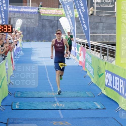 10.08.2025 - GEWOBA Citytriathlon Bremen H.Heesch http://msf.ph/oto/8551859 10.08.2025 11:06:15 Ziel 391 meine-sportfotos.de