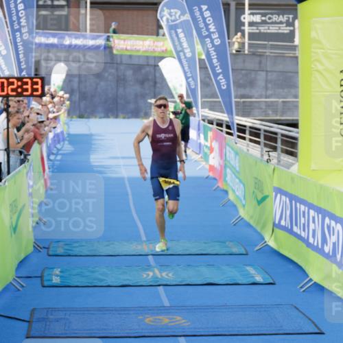 10.08.2025 - GEWOBA Citytriathlon Bremen H.Heesch http://msf.ph/oto/8551869 10.08.2025 11:06:15 Ziel 391 meine-sportfotos.de