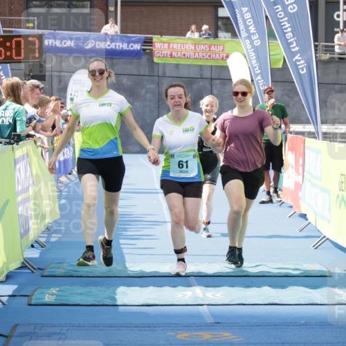 10.08.2025 - GEWOBA Citytriathlon Bremen H.Heesch http://msf.ph/oto/8551889 10.08.2025 11:49:49 Ziel 61, 445 meine-sportfotos.de