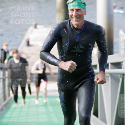 10.08.2025 - GEWOBA Citytriathlon Bremen H.Heesch http://msf.ph/oto/8551897 10.08.2025 10:26:08 Schwimmen 55, 129, 171, 223 meine-sportfotos.de