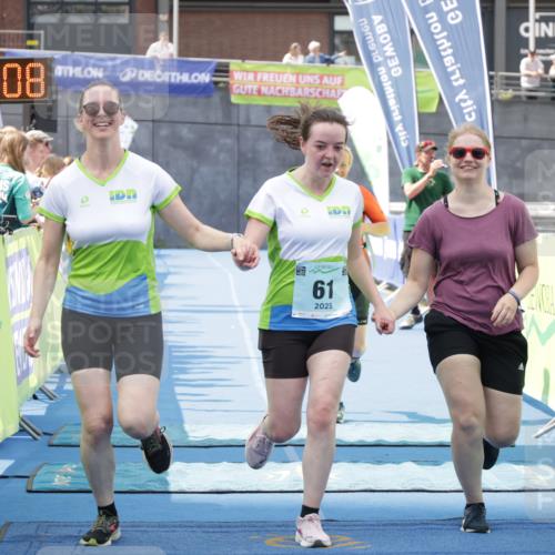 10.08.2025 - GEWOBA Citytriathlon Bremen H.Heesch http://msf.ph/oto/8551907 10.08.2025 11:49:50 Ziel 61, 445 meine-sportfotos.de