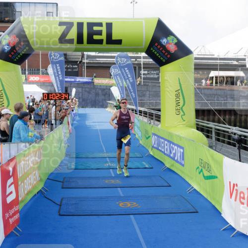 10.08.2025 - GEWOBA Citytriathlon Bremen H.Heesch http://msf.ph/oto/8551911 10.08.2025 11:06:16 Ziel 391 meine-sportfotos.de