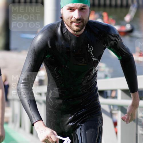 10.08.2025 - GEWOBA Citytriathlon Bremen H.Heesch http://msf.ph/oto/8551912 10.08.2025 10:26:22 Schwimmen 63, 123, 223 meine-sportfotos.de
