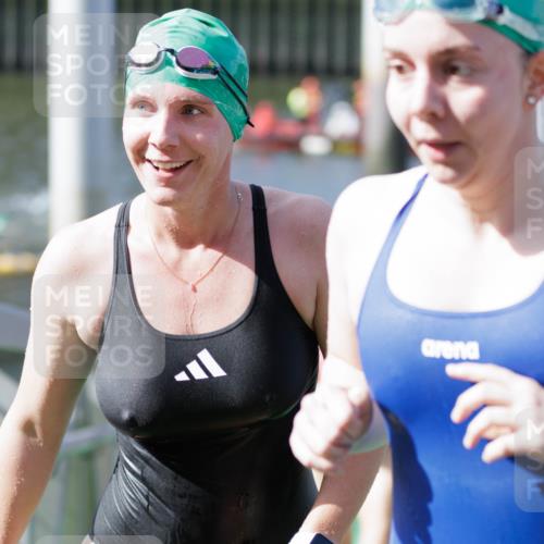 10.08.2025 - GEWOBA Citytriathlon Bremen H.Heesch http://msf.ph/oto/8551925 10.08.2025 10:26:30 Schwimmen 63, 91, 111, 113 meine-sportfotos.de