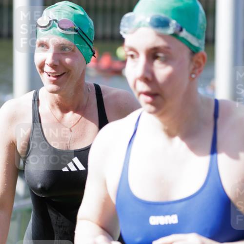 10.08.2025 - GEWOBA Citytriathlon Bremen H.Heesch http://msf.ph/oto/8551927 10.08.2025 10:26:30 Schwimmen 63, 91, 111, 113 meine-sportfotos.de