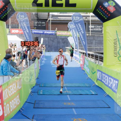 10.08.2025 - GEWOBA Citytriathlon Bremen H.Heesch http://msf.ph/oto/8551955 10.08.2025 11:07:18 Ziel 374 meine-sportfotos.de