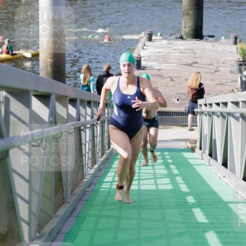 10.08.2025 - GEWOBA Citytriathlon Bremen H.Heesch http://msf.ph/oto/8551963 10.08.2025 10:26:36 Schwimmen 5, 63, 91, 111, 113, 207, 227 meine-sportfotos.de