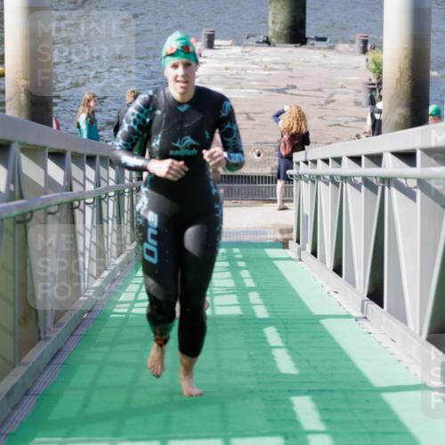 10.08.2025 - GEWOBA Citytriathlon Bremen H.Heesch http://msf.ph/oto/8552002 10.08.2025 10:26:48 Schwimmen 33, 101, 207, 227, 453 meine-sportfotos.de