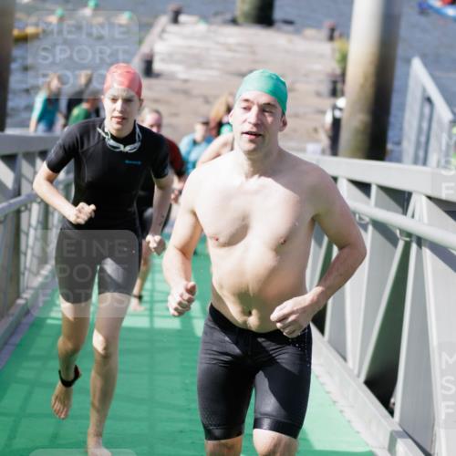 10.08.2025 - GEWOBA Citytriathlon Bremen H.Heesch http://msf.ph/oto/8552032 10.08.2025 10:27:07 Schwimmen 69, 107, 193, 201, 219, 465, 484 meine-sportfotos.de