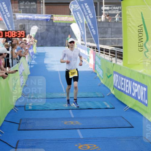 10.08.2025 - GEWOBA Citytriathlon Bremen H.Heesch http://msf.ph/oto/8552033 10.08.2025 11:12:20 Ziel 395 meine-sportfotos.de