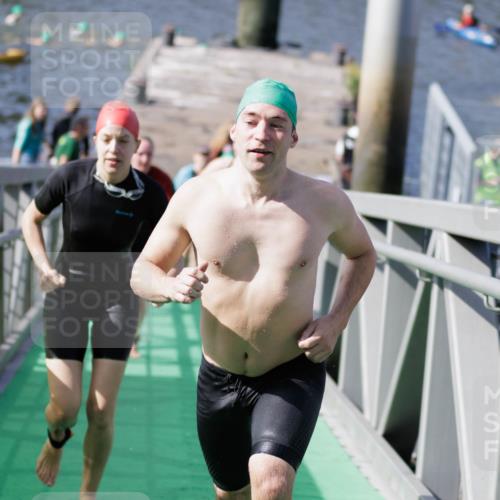 10.08.2025 - GEWOBA Citytriathlon Bremen H.Heesch http://msf.ph/oto/8552035 10.08.2025 10:27:07 Schwimmen 69, 107, 193, 201, 219, 465, 484 meine-sportfotos.de