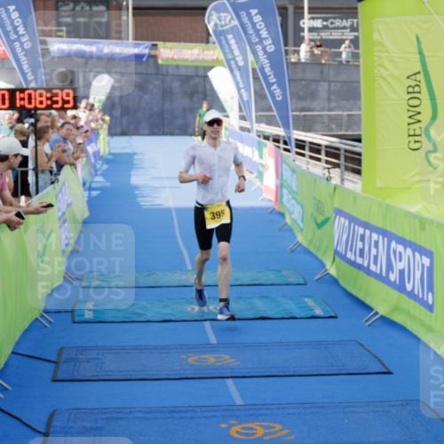 10.08.2025 - GEWOBA Citytriathlon Bremen H.Heesch http://msf.ph/oto/8552036 10.08.2025 11:12:20 Ziel 395 meine-sportfotos.de