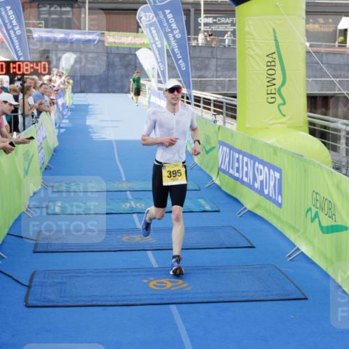10.08.2025 - GEWOBA Citytriathlon Bremen H.Heesch http://msf.ph/oto/8552064 10.08.2025 11:12:21 Ziel 395 meine-sportfotos.de