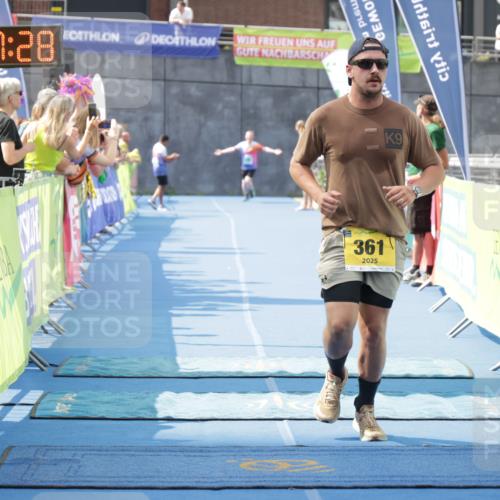10.08.2025 - GEWOBA Citytriathlon Bremen H.Heesch http://msf.ph/oto/8552070 10.08.2025 11:51:10 Ziel 361, 481 meine-sportfotos.de
