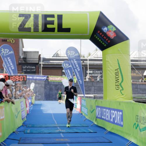 10.08.2025 - GEWOBA Citytriathlon Bremen H.Heesch http://msf.ph/oto/8552111 10.08.2025 11:12:48 Ziel 368 meine-sportfotos.de