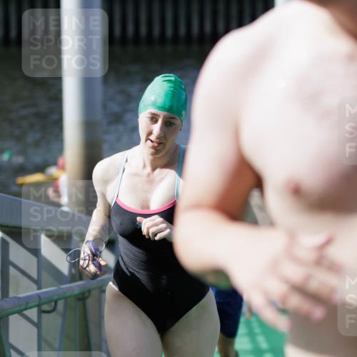 10.08.2025 - GEWOBA Citytriathlon Bremen H.Heesch http://msf.ph/oto/8552140 10.08.2025 10:27:29 Schwimmen 31, 51, 59, 61, 135, 185, 247 meine-sportfotos.de