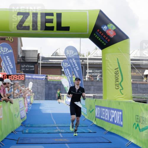 10.08.2025 - GEWOBA Citytriathlon Bremen H.Heesch http://msf.ph/oto/8552159 10.08.2025 11:12:49 Ziel 368 meine-sportfotos.de