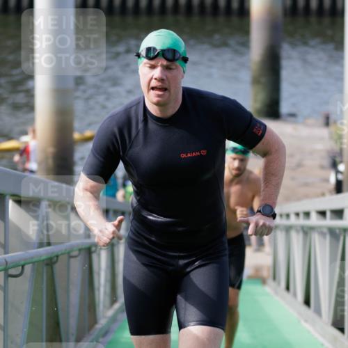 10.08.2025 - GEWOBA Citytriathlon Bremen H.Heesch http://msf.ph/oto/8552170 10.08.2025 10:27:33 Schwimmen 23, 31, 51, 59, 135, 185, 209 meine-sportfotos.de