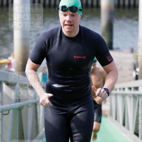 10.08.2025 - GEWOBA Citytriathlon Bremen H.Heesch http://msf.ph/oto/8552178 10.08.2025 10:27:33 Schwimmen 23, 31, 51, 59, 135, 185, 209 meine-sportfotos.de