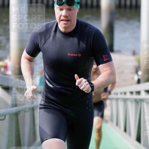 10.08.2025 - GEWOBA Citytriathlon Bremen H.Heesch http://msf.ph/oto/8552179 10.08.2025 10:27:34 Schwimmen 23, 31, 51, 59, 135, 185, 209 meine-sportfotos.de