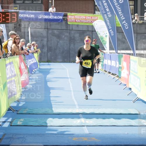 10.08.2025 - GEWOBA Citytriathlon Bremen H.Heesch http://msf.ph/oto/8552189 10.08.2025 11:52:14 Ziel 482 meine-sportfotos.de