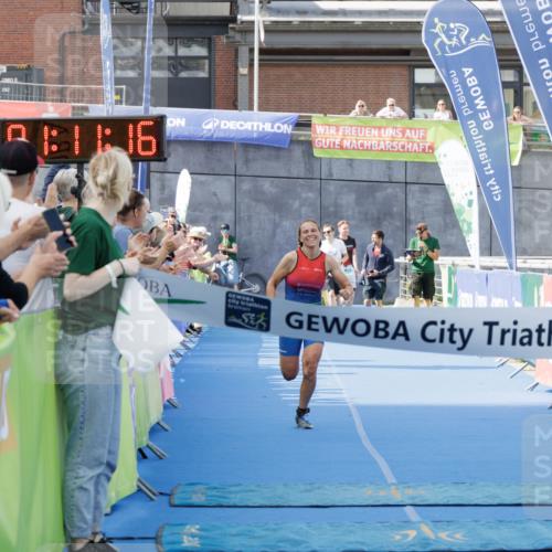 10.08.2025 - GEWOBA Citytriathlon Bremen H.Heesch http://msf.ph/oto/8552196 10.08.2025 11:14:57 Ziel 431, 487 meine-sportfotos.de