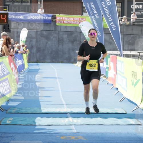 10.08.2025 - GEWOBA Citytriathlon Bremen H.Heesch http://msf.ph/oto/8552199 10.08.2025 11:52:16 Ziel 482 meine-sportfotos.de