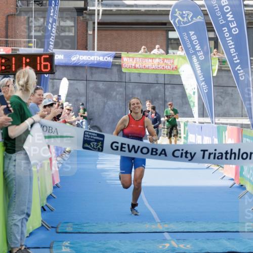 10.08.2025 - GEWOBA Citytriathlon Bremen H.Heesch http://msf.ph/oto/8552201 10.08.2025 11:14:58 Ziel 431, 487 meine-sportfotos.de