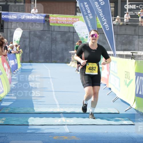 10.08.2025 - GEWOBA Citytriathlon Bremen H.Heesch http://msf.ph/oto/8552205 10.08.2025 11:52:16 Ziel 482 meine-sportfotos.de
